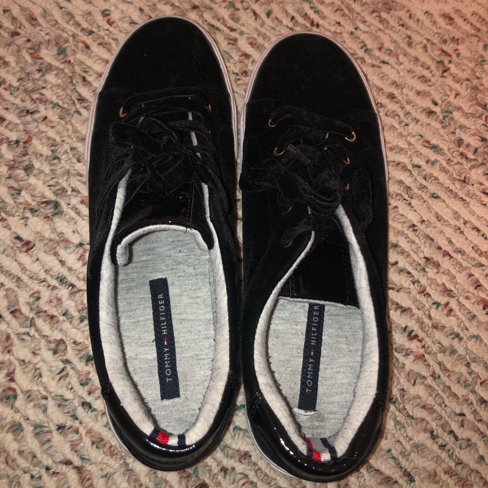 Velvet Tommy Hilfiger sneakers